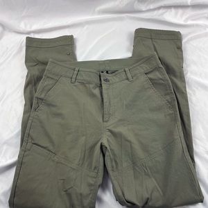 Mountain Hardwear khaki pants size 32/32